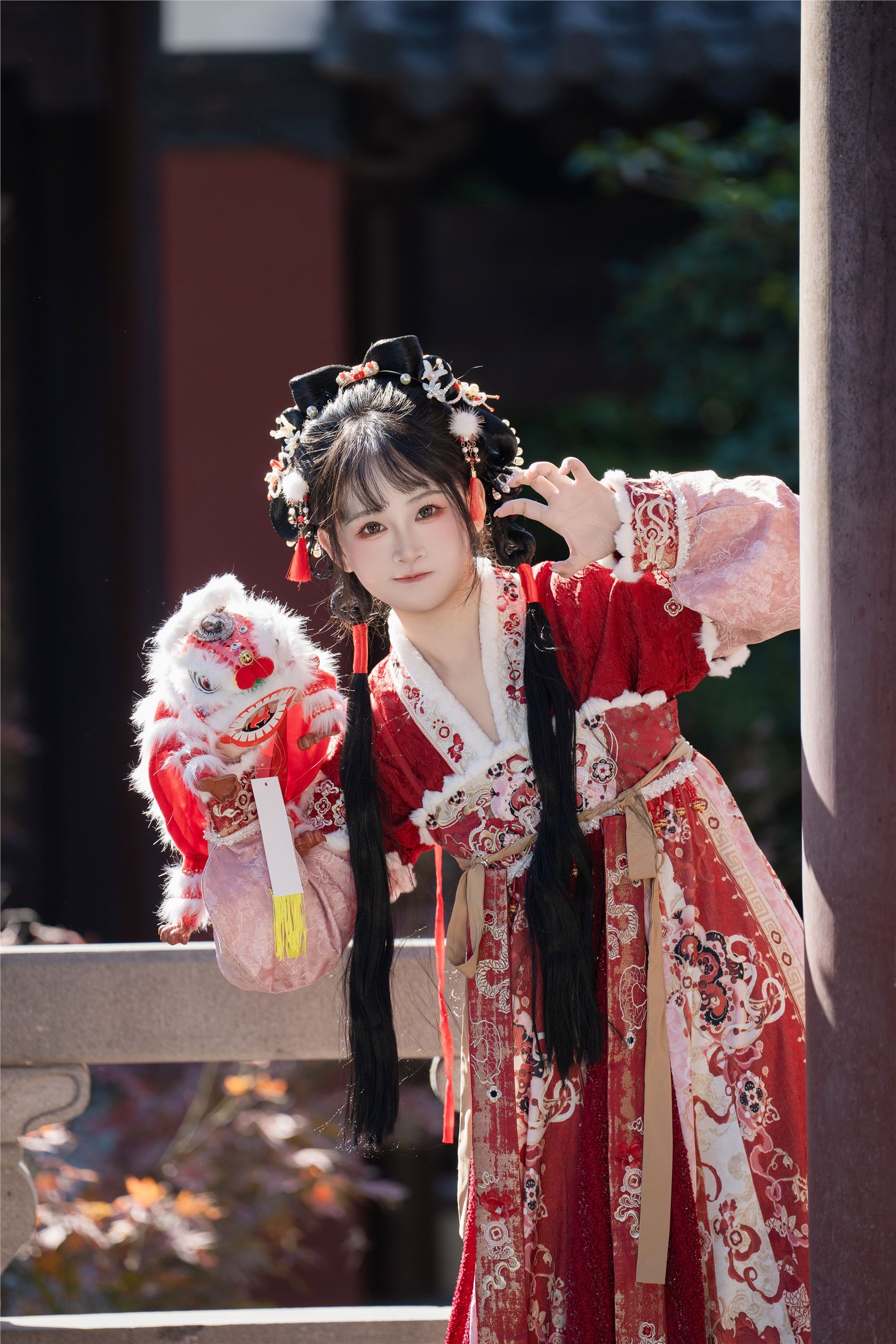 YITUYU艺图语 2025.01.31 提前过蛇年了 湫一只岁岁